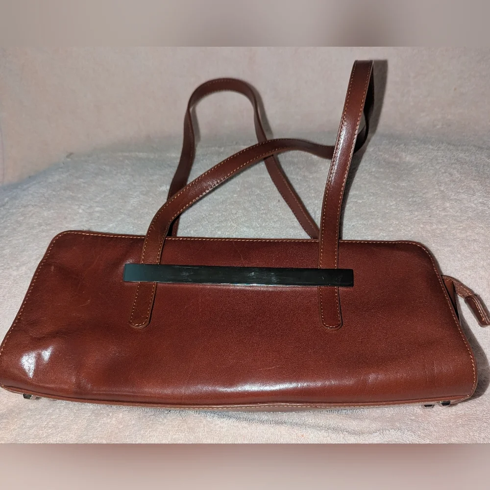 Borsetta Milano Elegant Brown Leather Shoulder Bag with Silver Detail
